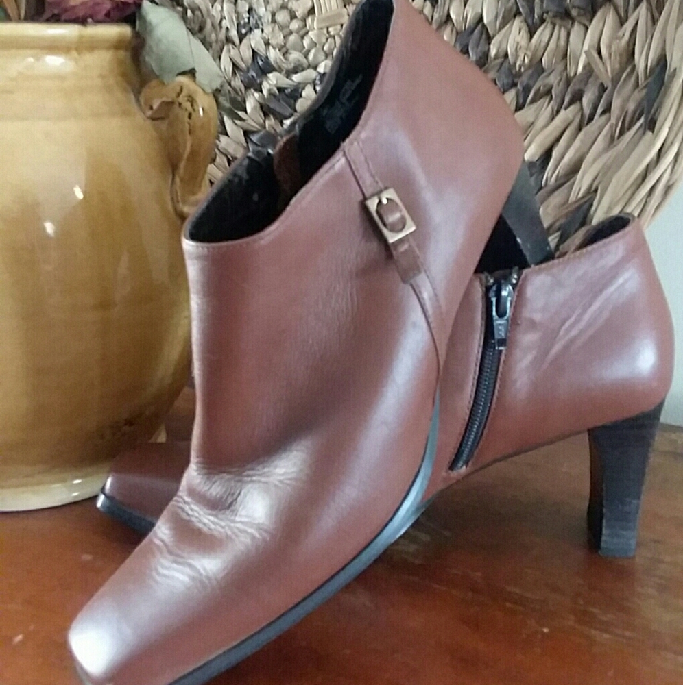 👜Kim Rogers Booties